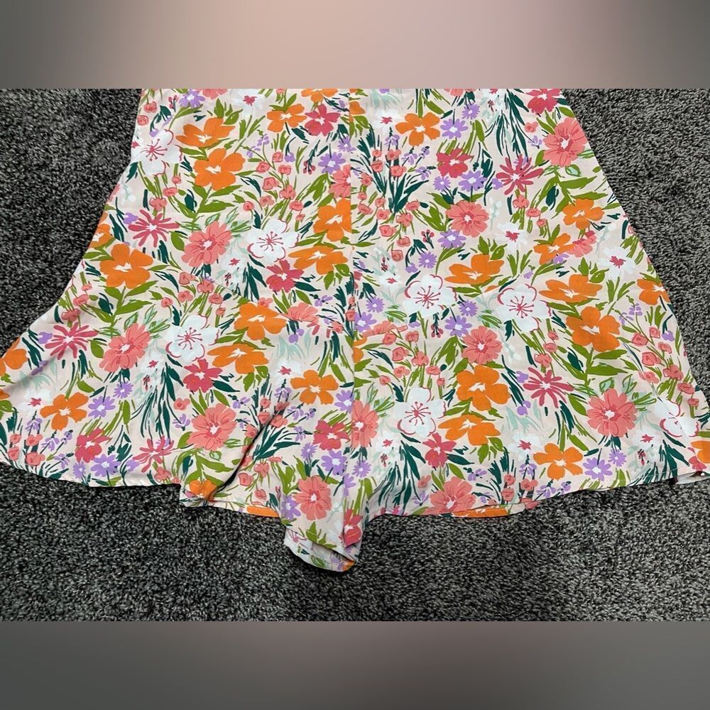 Womens floral romper, NEW - Picture 5 of 9
